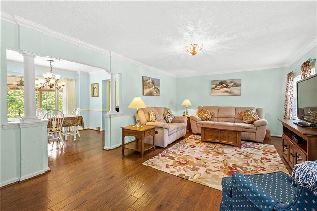 136 Johnston Road Canonsburg, PA 15317 - Photo 2 of 25 Gallery Image 2