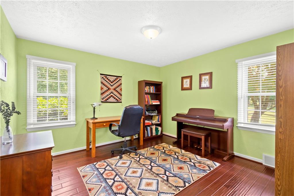 136 Johnston Road Canonsburg, PA 15317 - Photo 11 of 25 Gallery Image 11