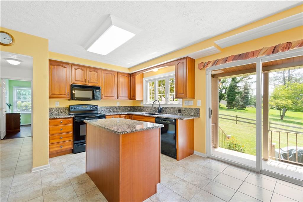136 Johnston Road Canonsburg, PA 15317 - Photo 7 of 25 Gallery Image 7