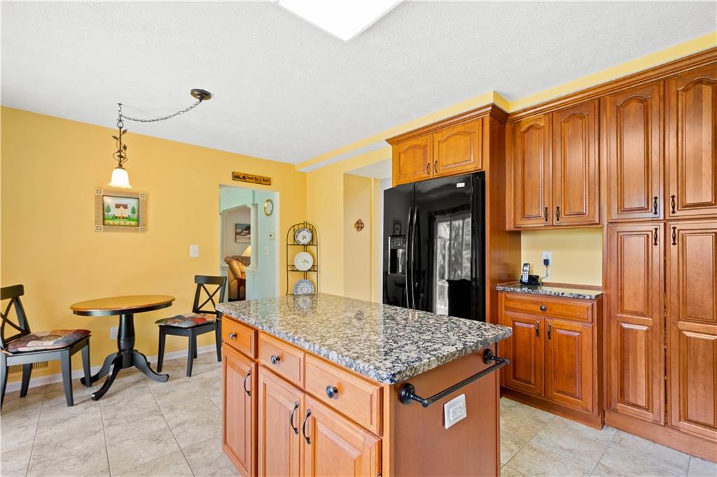 136 Johnston Road Canonsburg, PA 15317 - Photo 9 of 25 Gallery Image 9