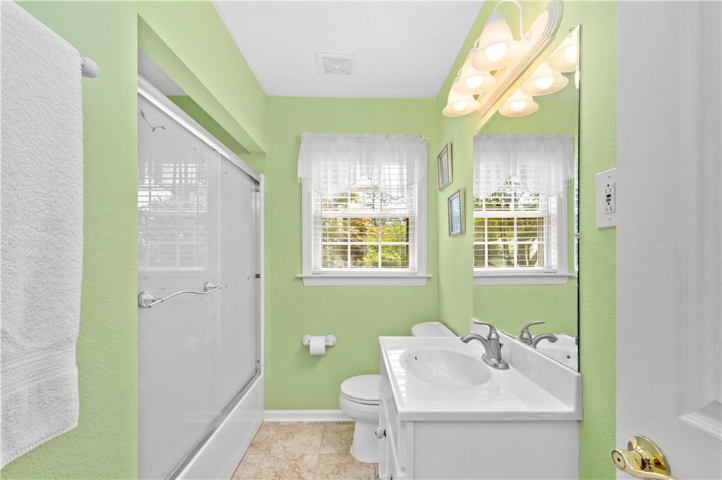 136 Johnston Road Canonsburg, PA 15317 - Photo 10 of 25 Gallery Image 10