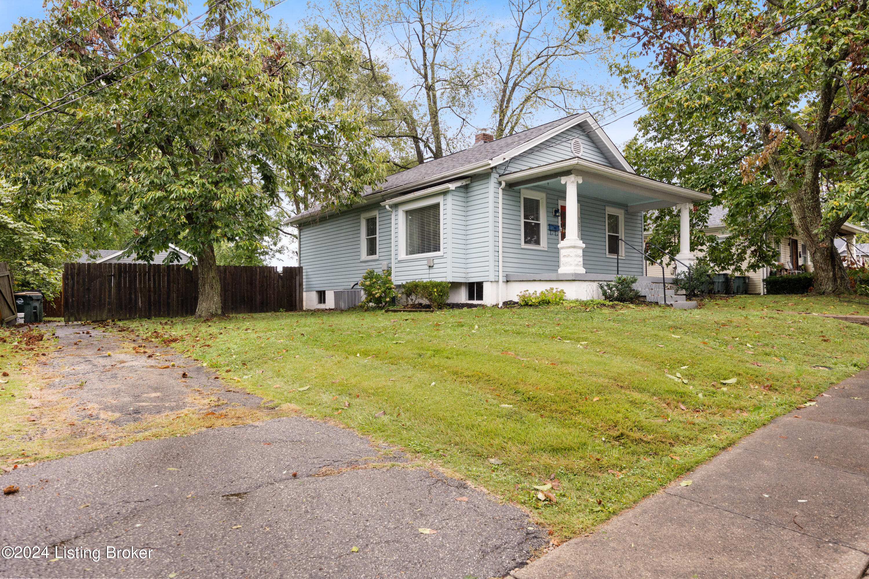 3605 Dell Road Louisville, KY 40299 - Photo 4 of 27 003