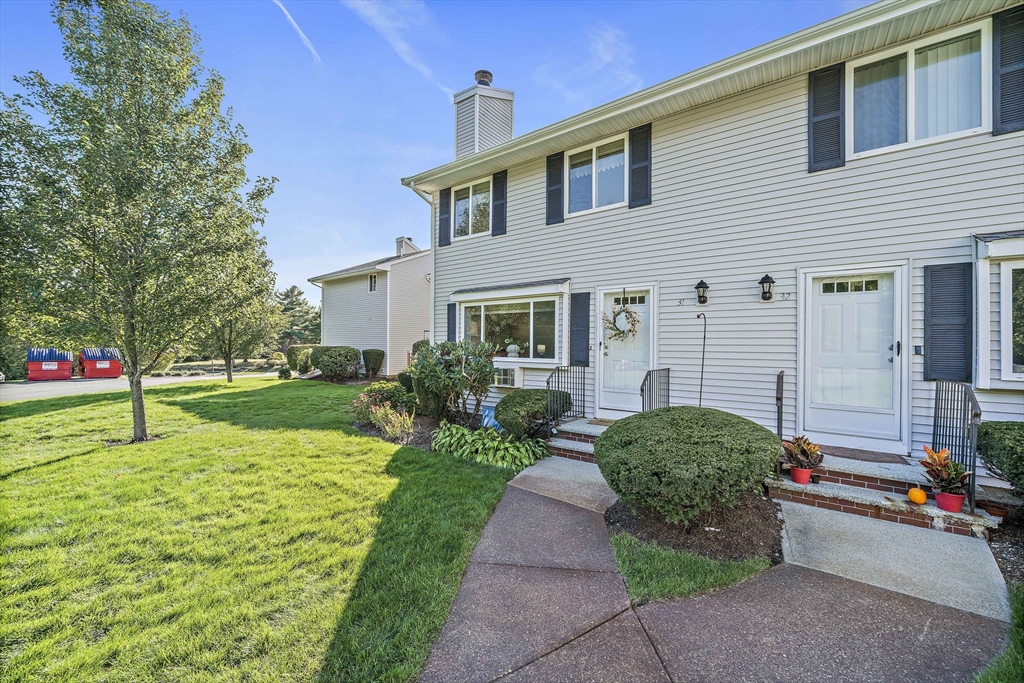 10 Erick Road, Unit 31 Mansfield, MA 02048 - Photo 2 of 24 Gallery Image 2
