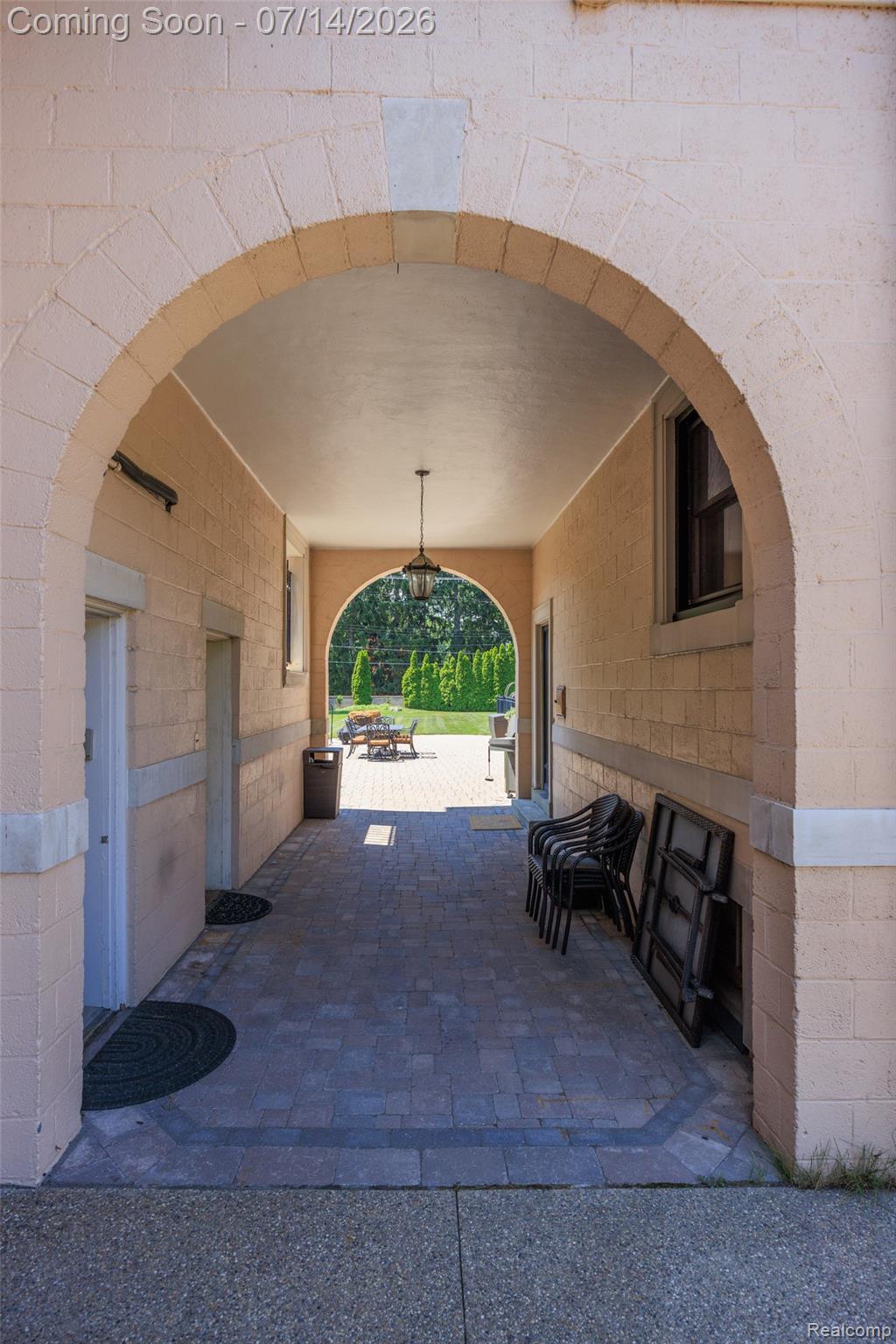 189 Cloverly Road Grosse Pointe, MI 48236 - Photo 69 of 96 Breezeway to carriage house / guest quarters.