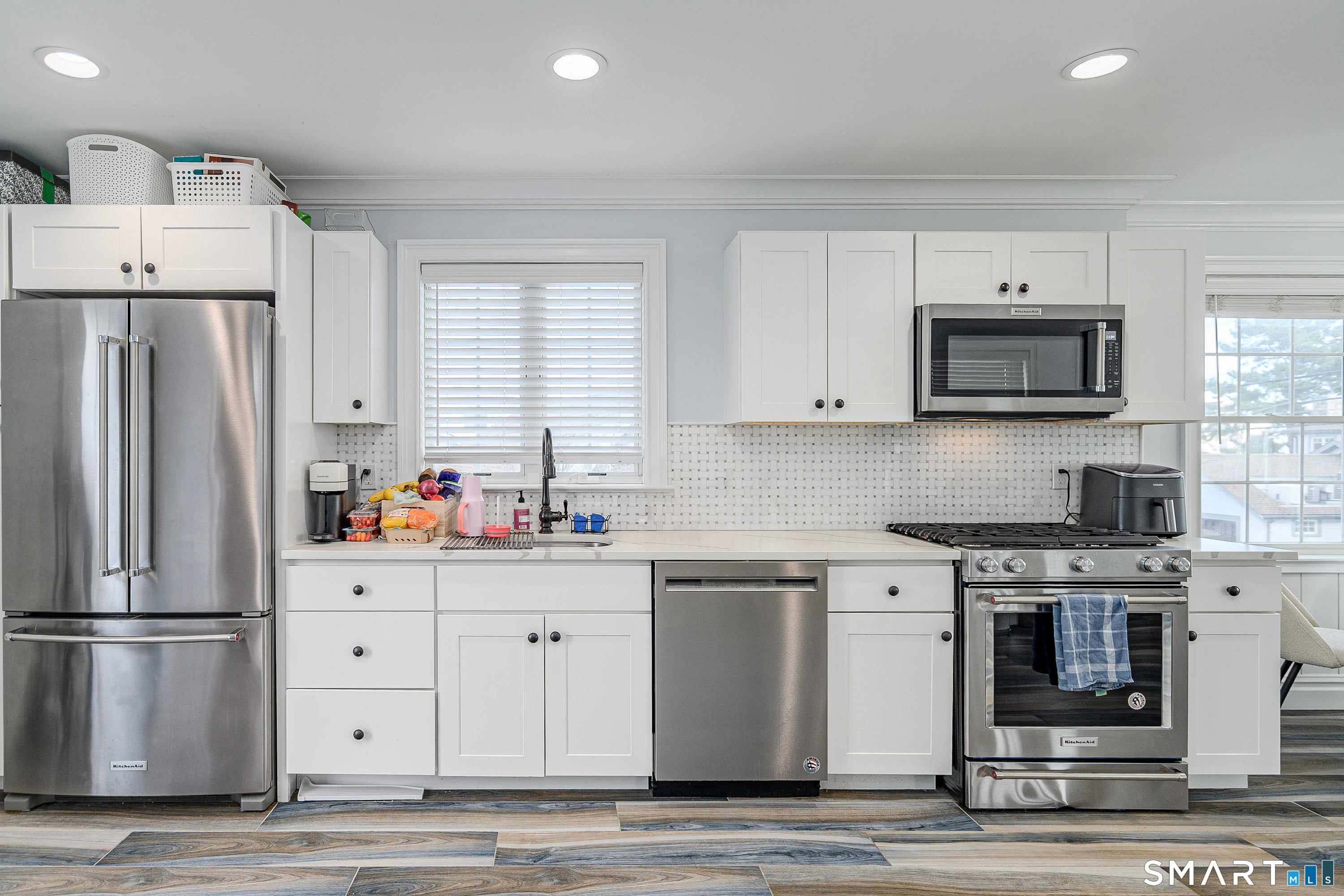 1140 Fairfield Beach Road Fairfield, CT 06824 - Photo 4 of 20