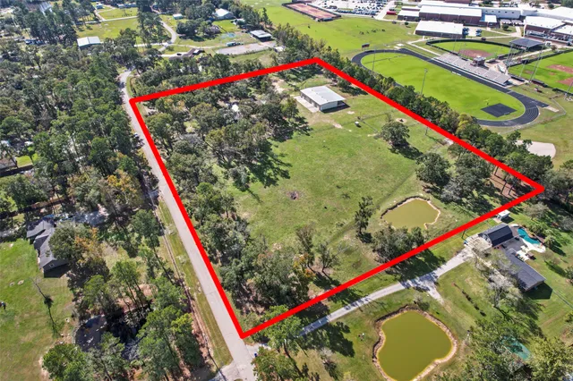 a view of a lake in middle of the town