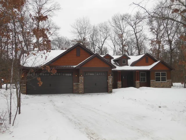 $582,900 | 14502 Lynndale Drive North, Baxter, MN 56425