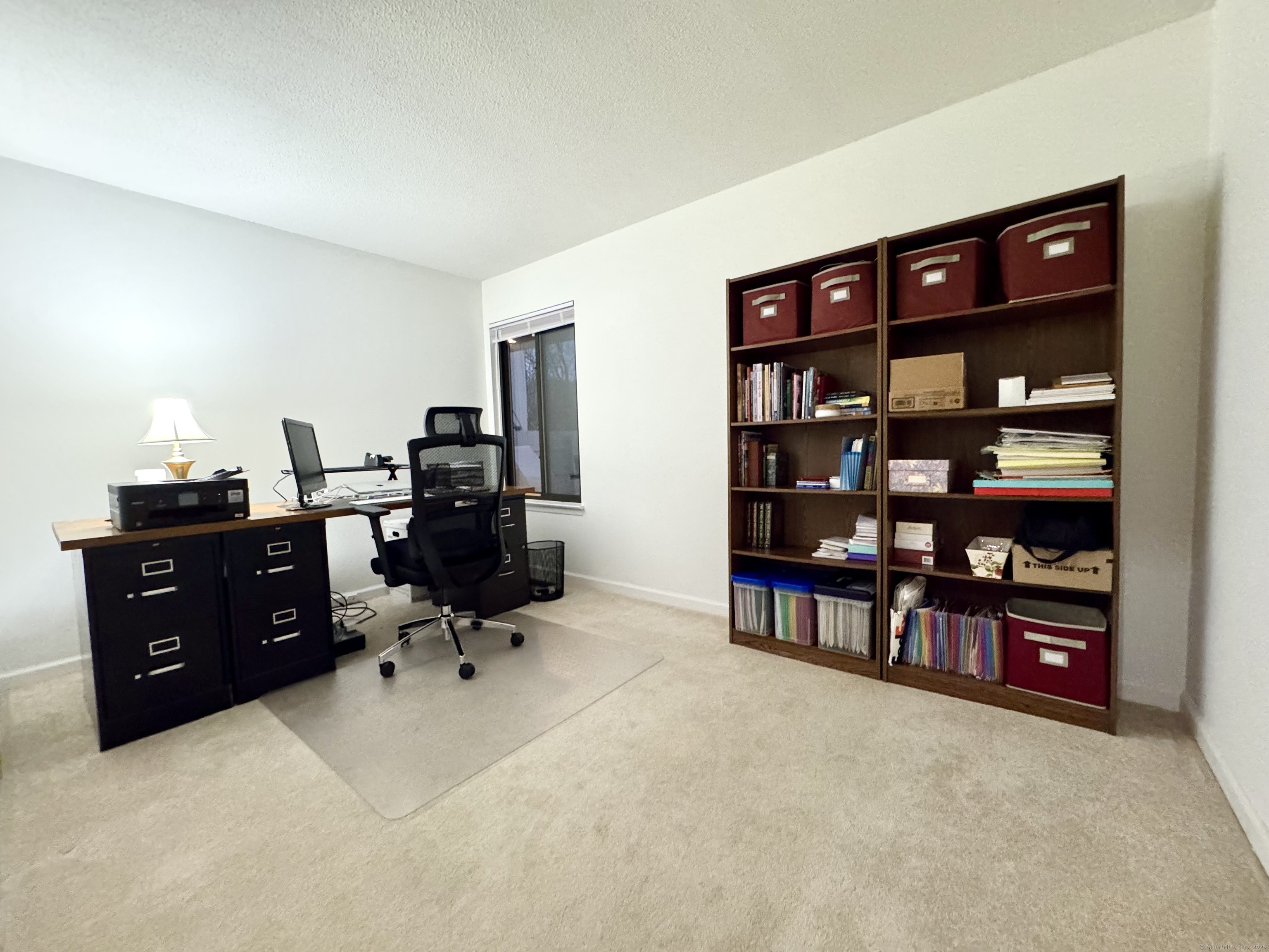 7 Honeysuckle Lane, Unit 7 Ridgefield, CT 06877 - Photo 17 of 22 Den/Office