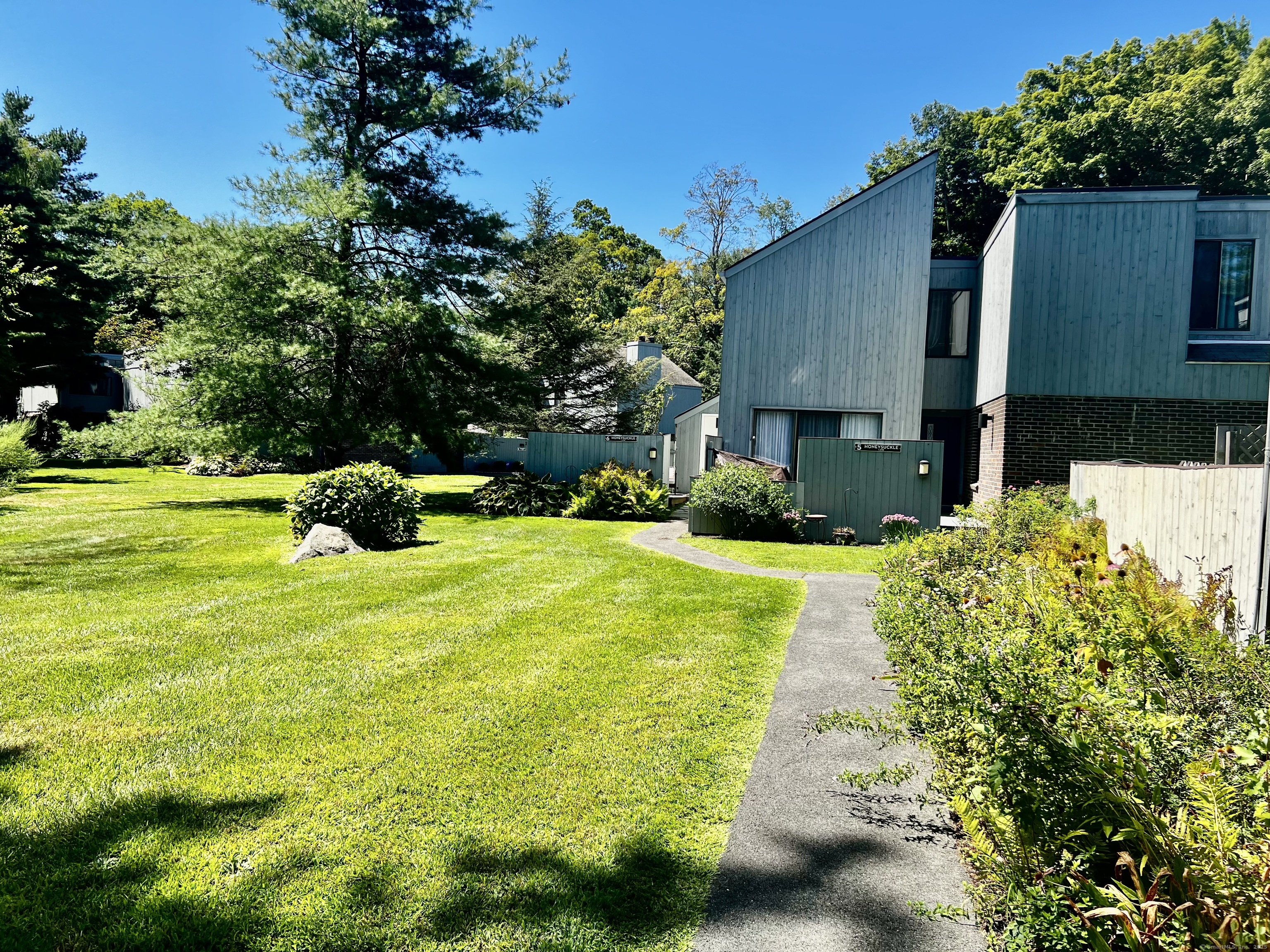 7 Honeysuckle Lane, Unit 7 Ridgefield, CT 06877 - Photo 6 of 22