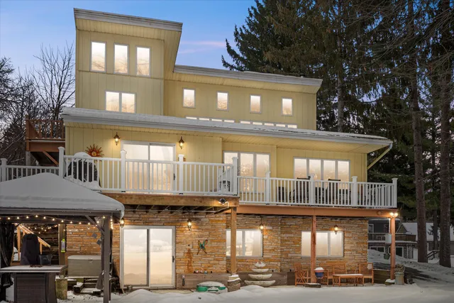 $865,000 | S108W34703 Jacks Bay Road, Mukwonago, WI 53149