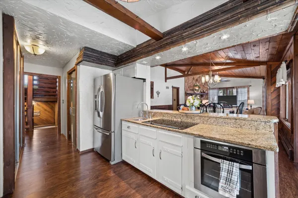 $865,000 | S108W34703 Jacks Bay Road, Mukwonago, WI 53149