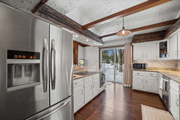 $865,000 | S108W34703 Jacks Bay Road, Mukwonago, WI 53149