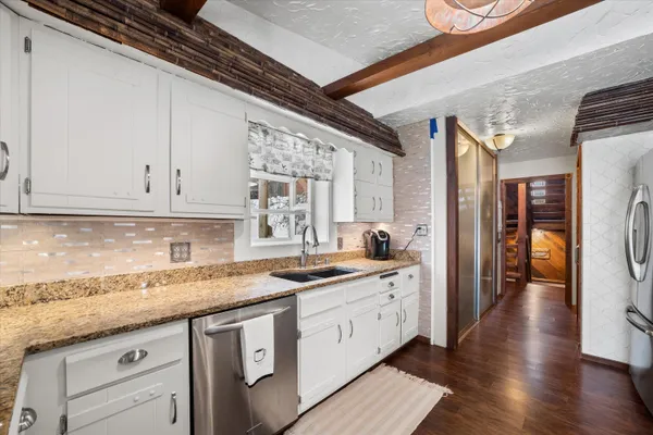 $865,000 | S108W34703 Jacks Bay Road, Mukwonago, WI 53149