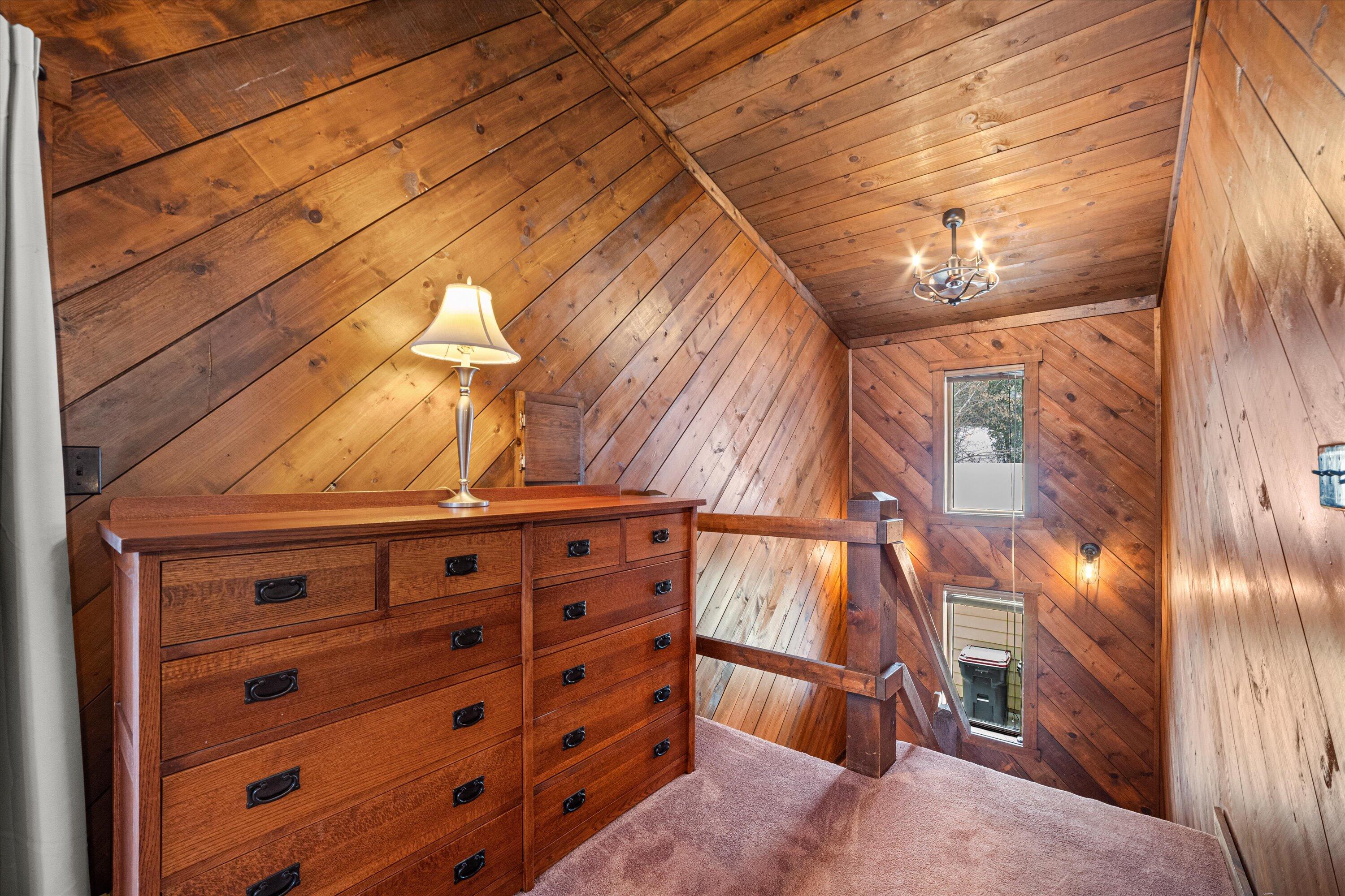 S108W34703 Jacks Bay Road Mukwonago, WI 53149 - Photo 28 of 74 Study/Loft Entry