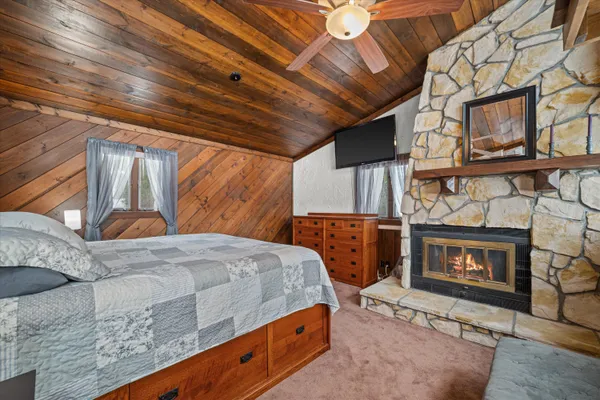 $865,000 | S108W34703 Jacks Bay Road, Mukwonago, WI 53149