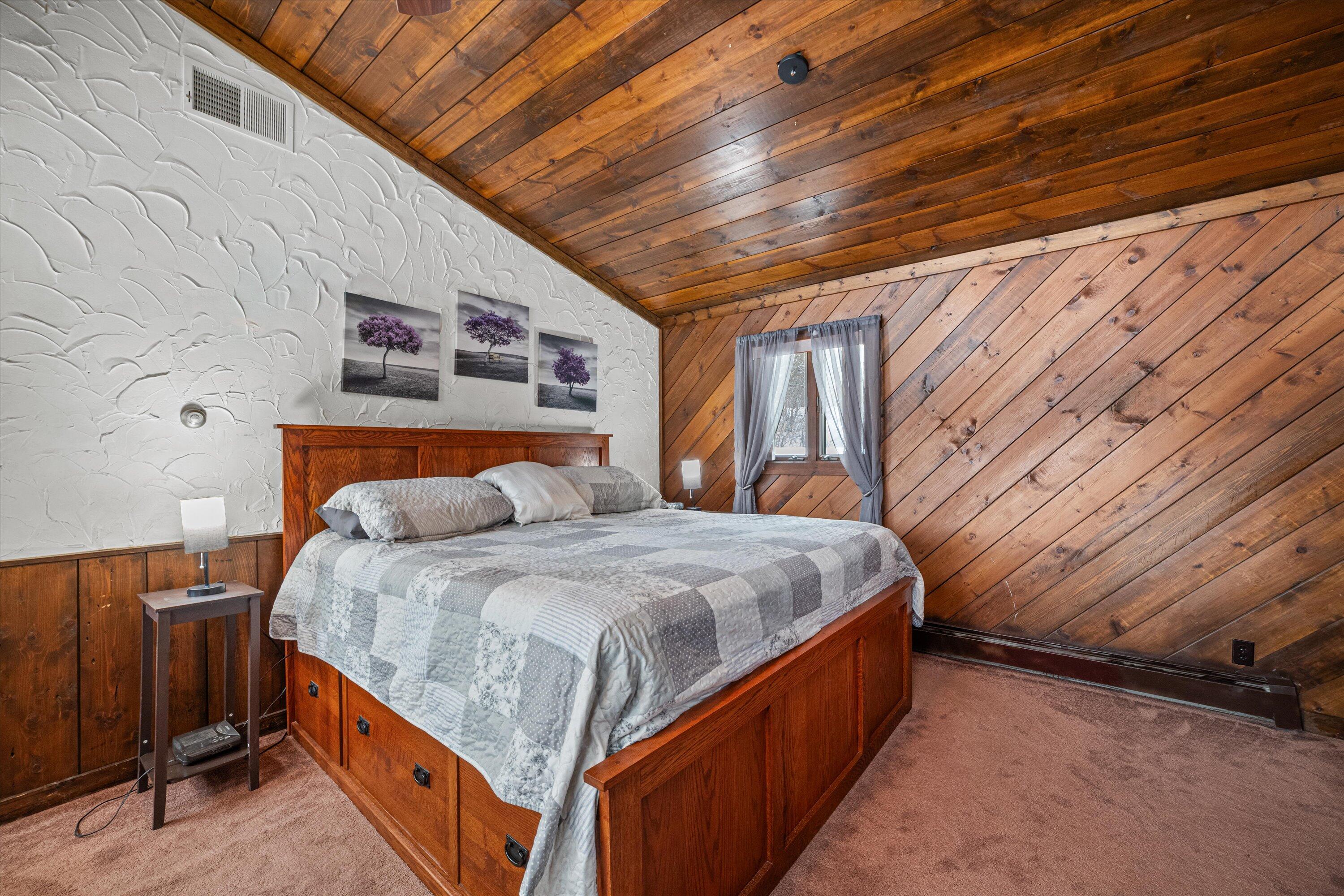 S108W34703 Jacks Bay Road Mukwonago, WI 53149 - Photo 35 of 74 Master Bed