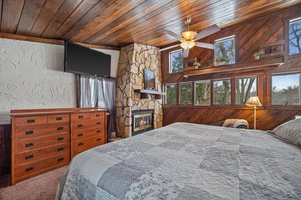 $865,000 | S108W34703 Jacks Bay Road, Mukwonago, WI 53149