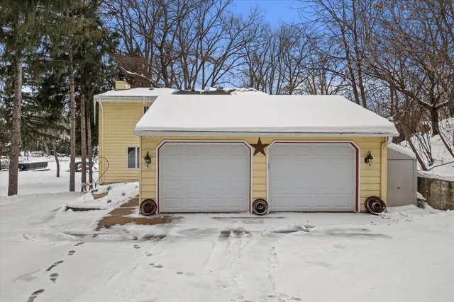 $865,000 | S108W34703 Jacks Bay Road, Mukwonago, WI 53149