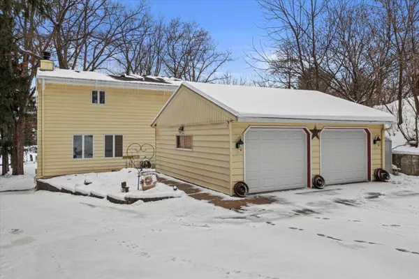$865,000 | S108W34703 Jacks Bay Road, Mukwonago, WI 53149