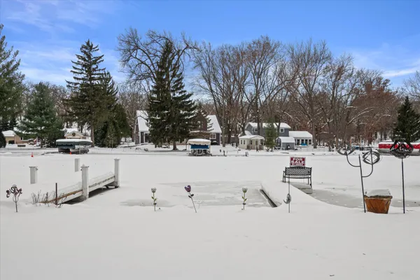 $865,000 | S108W34703 Jacks Bay Road, Mukwonago, WI 53149