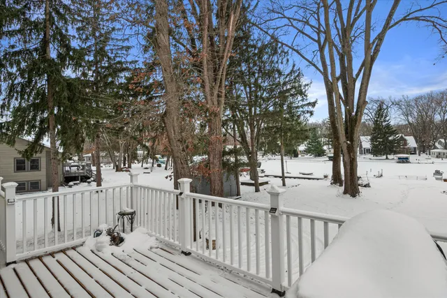 $865,000 | S108W34703 Jacks Bay Road, Mukwonago, WI 53149