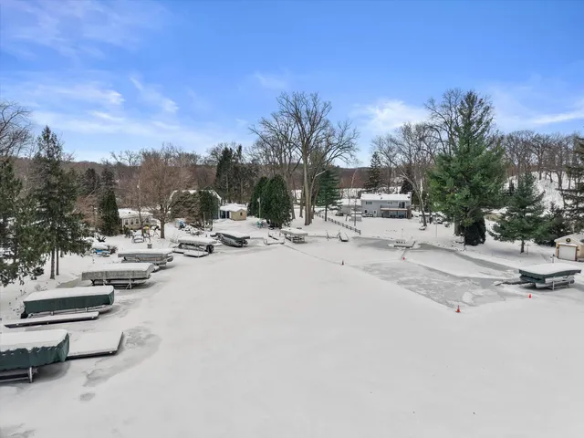 $865,000 | S108W34703 Jacks Bay Road, Mukwonago, WI 53149