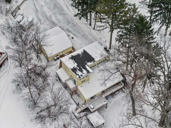 $865,000 | S108W34703 Jacks Bay Road, Mukwonago, WI 53149