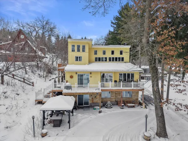 $865,000 | S108W34703 Jacks Bay Road, Mukwonago, WI 53149