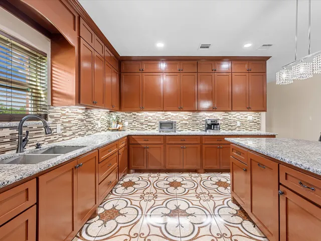 $949,900 | 886 Zilss Road, La Grange, TX 78945