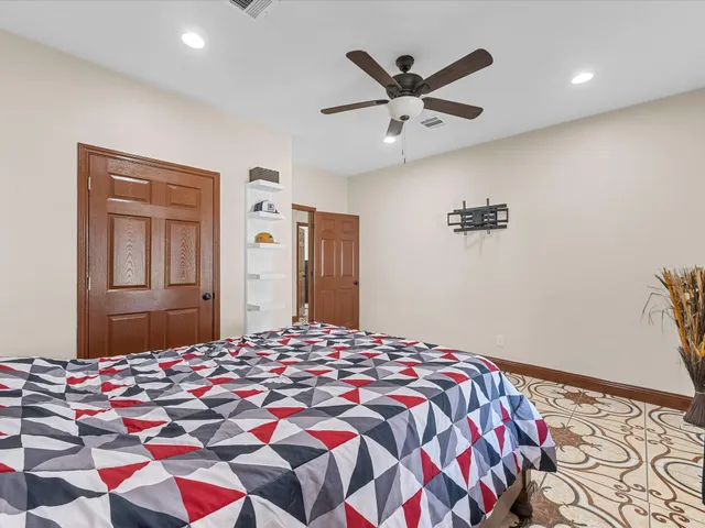 $949,900 | 886 Zilss Road, La Grange, TX 78945