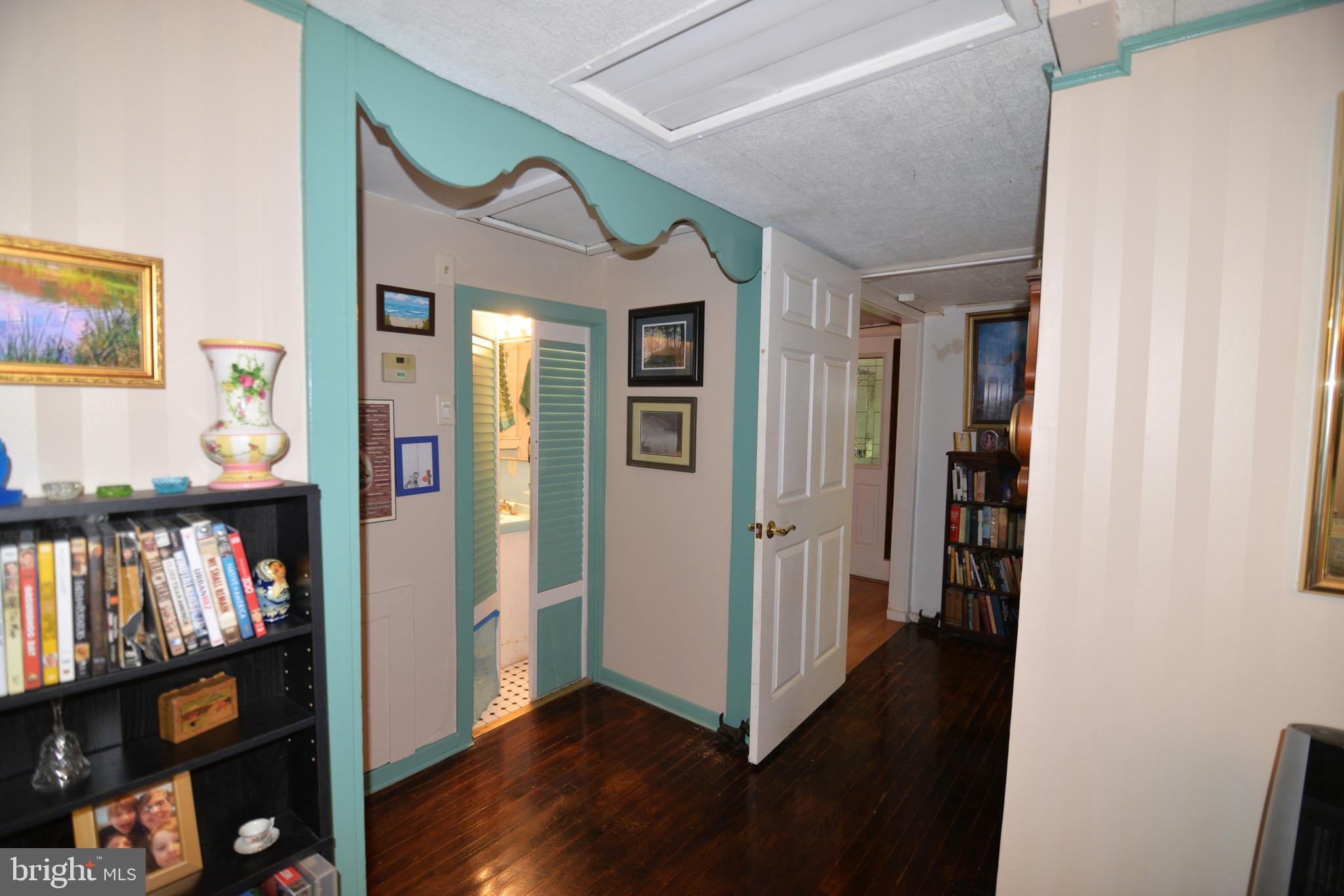 259 Pinetown Road Norristown, PA 19403 - Photo 8 of 15 Gallery Image 8