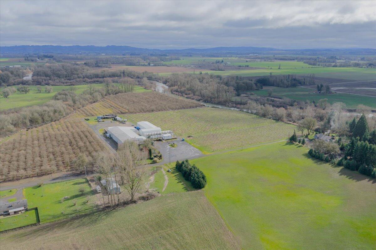 23301 McKibben Road Sheridan, OR 97378 - Photo 3 of 48 4