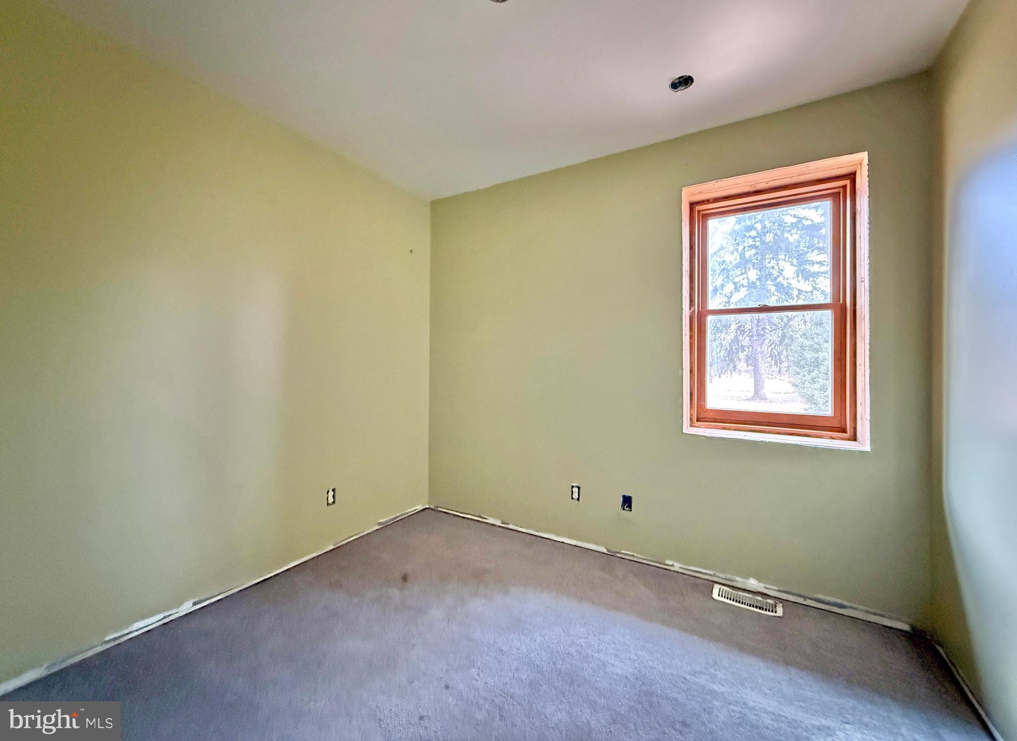 263 Three Bridge Road Monroeville, NJ 08343 - Photo 18 of 28 Bedroom 2