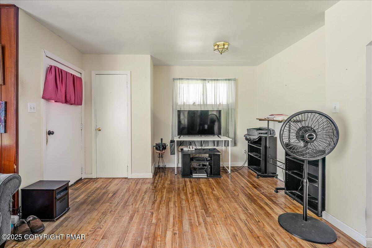 119 Knob Road Mount Pocono, PA 18344 - Photo 12 of 34 a view of a living room
