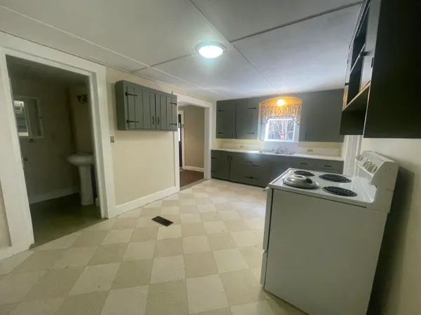 $150,000 | 54 Sunset Avenue, Stonington, ME 04681