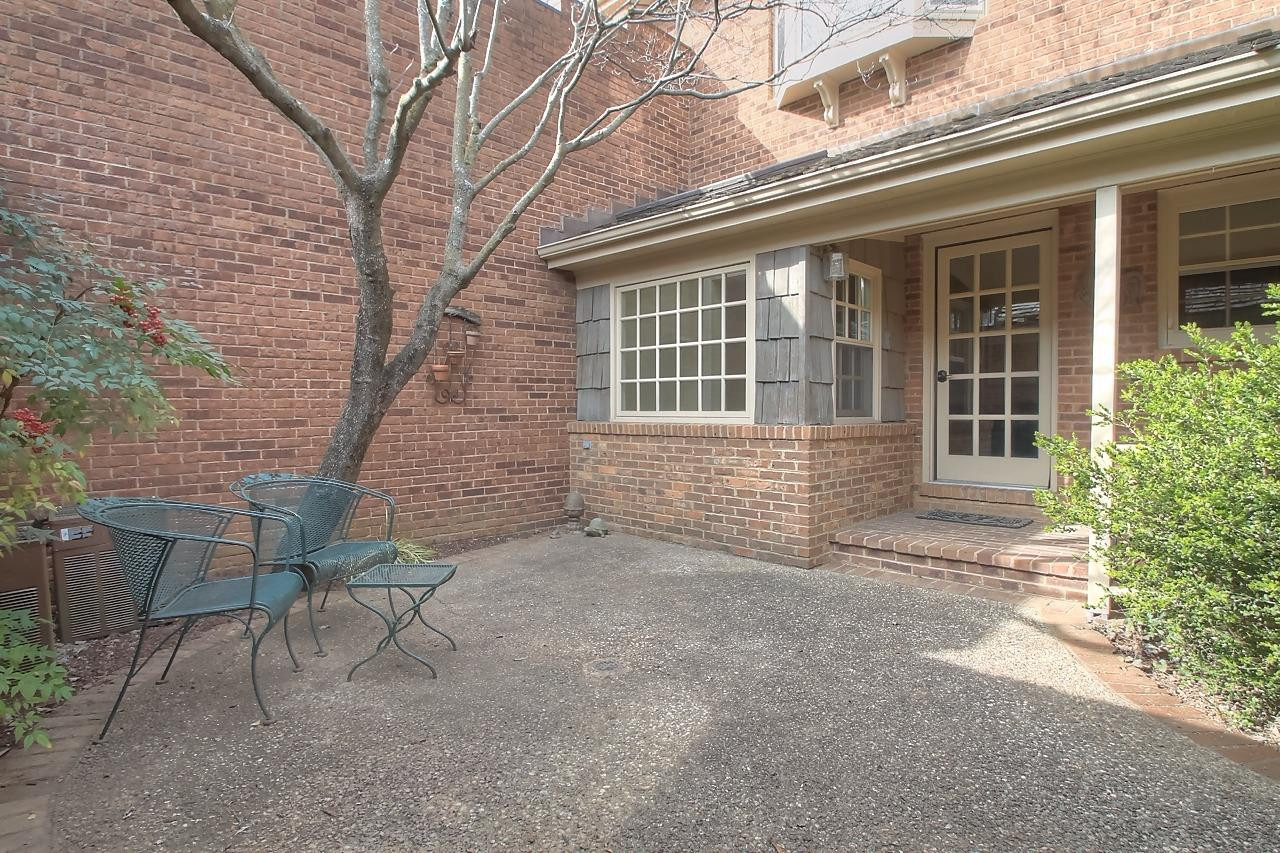 400 Redding Road, Unit 19 Lexington, KY 40517 - Photo 28 of 32 Photo 28