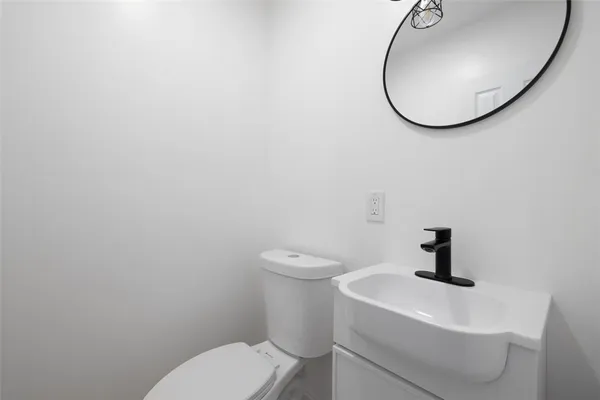 $1,199,900 | 36 Kinnicutt Avenue, Warren, RI 02885