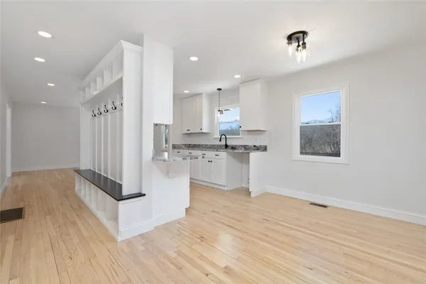 $1,199,900 | 36 Kinnicutt Avenue, Warren, RI 02885