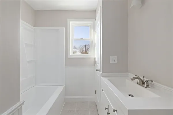 $1,199,900 | 36 Kinnicutt Avenue, Warren, RI 02885