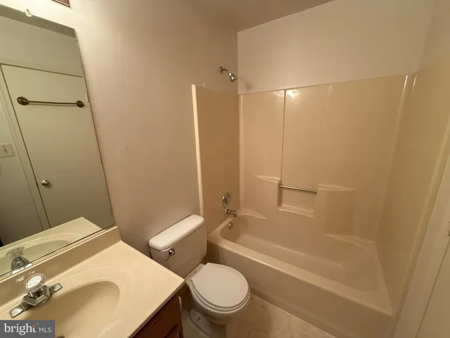 $1,895 | 227 Bend Farm Road, Fredericksburg, VA 22408