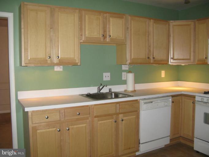 210 Charmuth Road Lutherville-Timonium, MD 21093 - Photo 2 of 21 Kitchen
