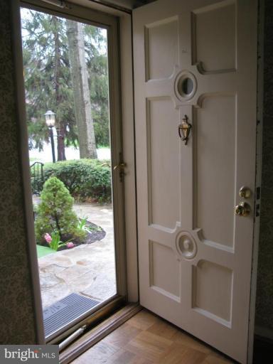 210 Charmuth Road Lutherville-Timonium, MD 21093 - Photo 3 of 21 Grand Over-sized entrance