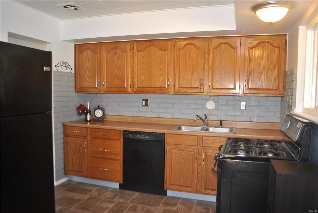337 Sulphur Spring Road Manchester, MO 63021 - Photo 6 of 16