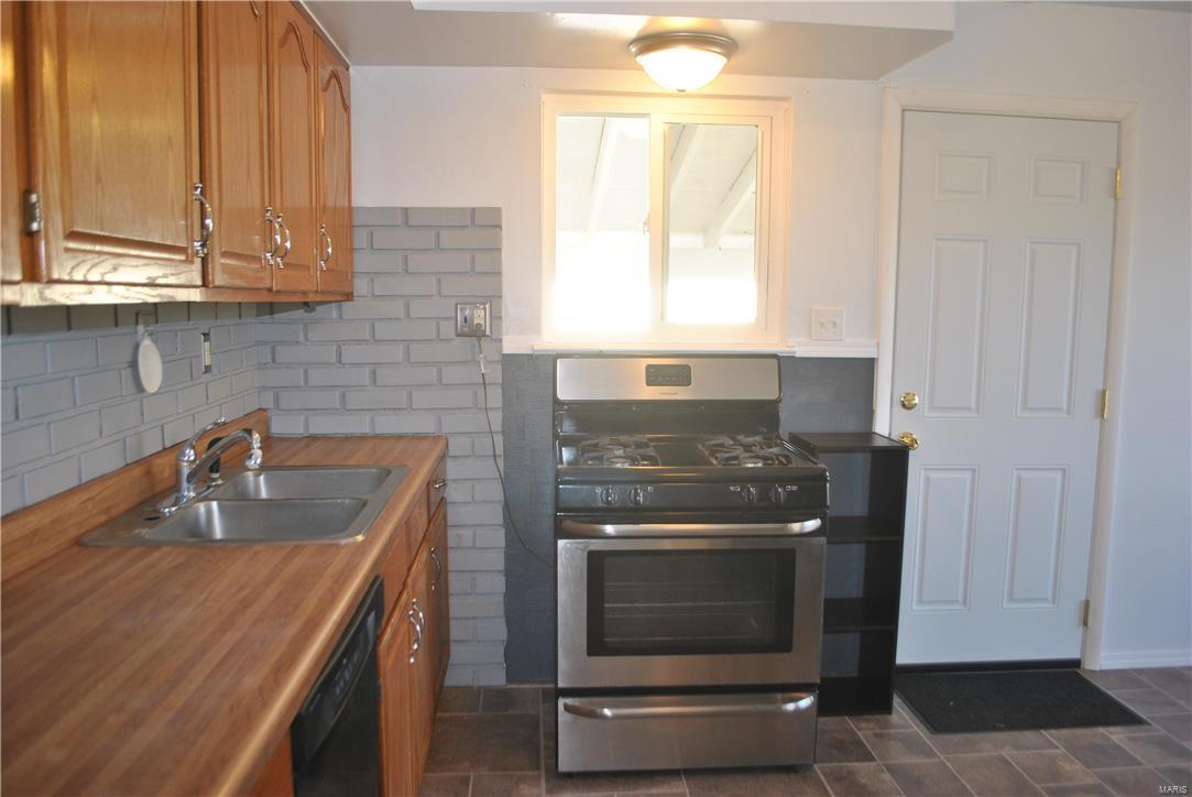 337 Sulphur Spring Road Manchester, MO 63021 - Photo 7 of 16