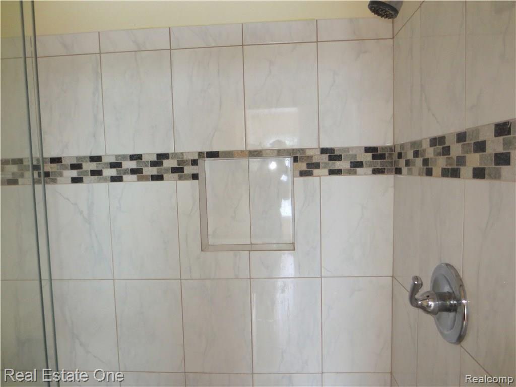 1436 Crescent Lane, Unit 320 Rochester, MI 48306 - Photo 23 of 34