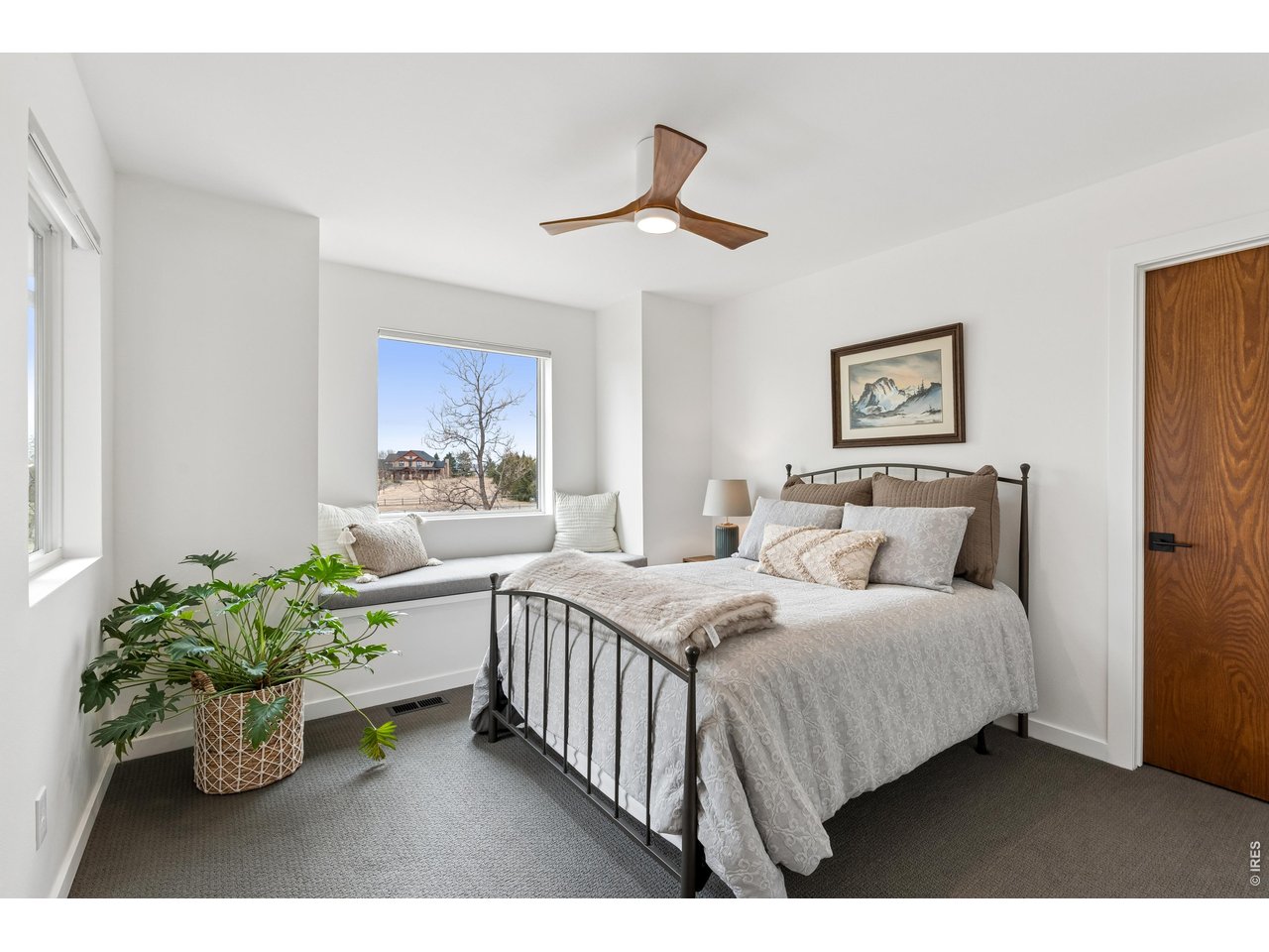 9421 Gunbarrel Ridge Road Boulder, CO 80301 - Photo 26 of 50 Guest room with window seat