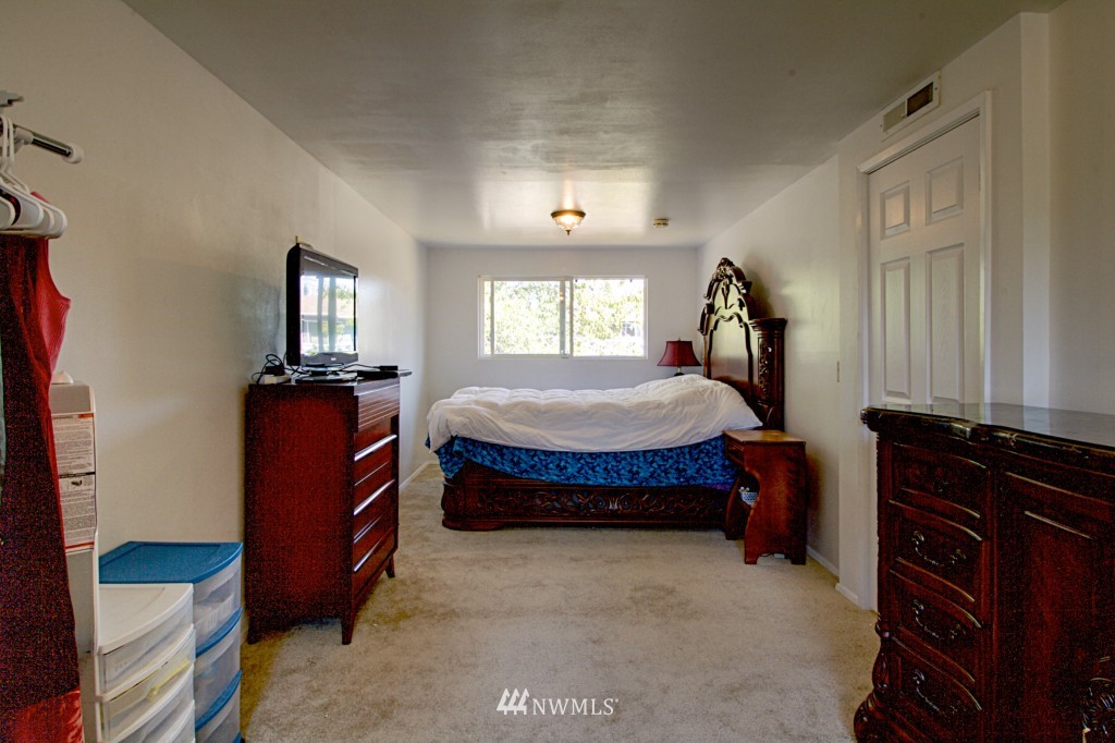 12627 Southeast 169th Place Renton, WA 98058 - Photo 11 of 18 Gallery Image 11