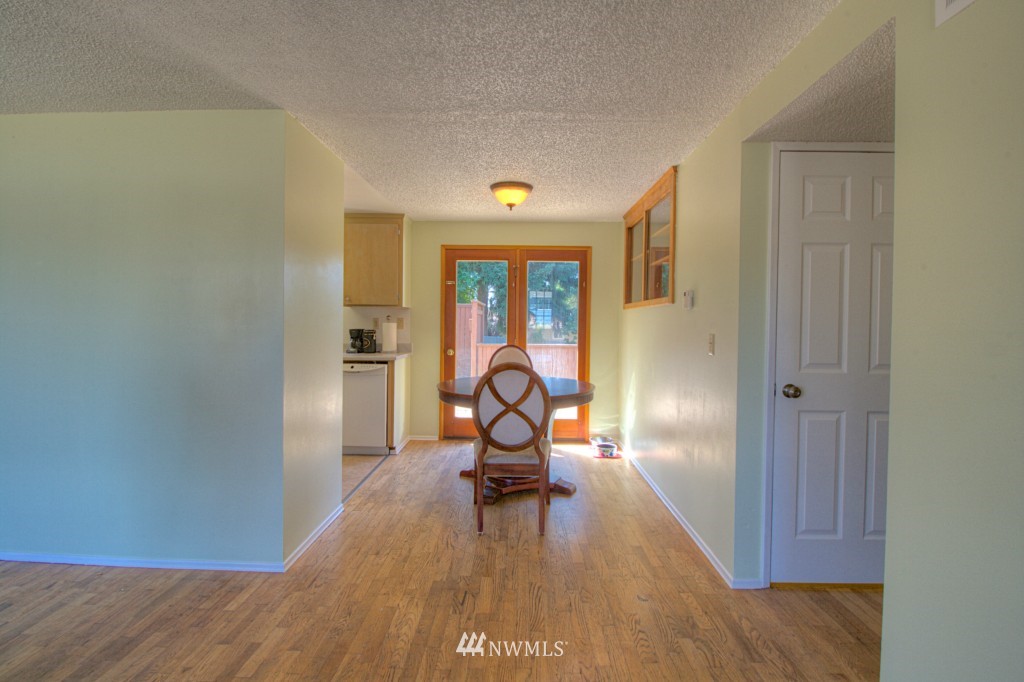 12627 Southeast 169th Place Renton, WA 98058 - Photo 3 of 18 Gallery Image 3