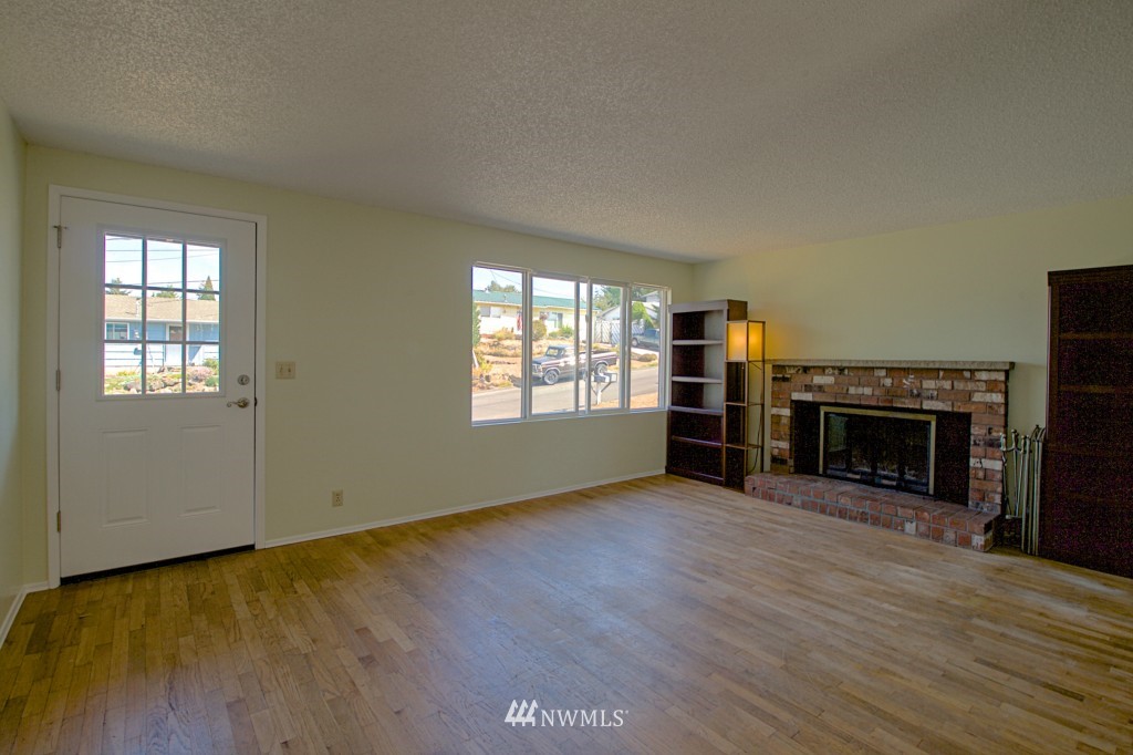 12627 Southeast 169th Place Renton, WA 98058 - Photo 6 of 18 Gallery Image 6