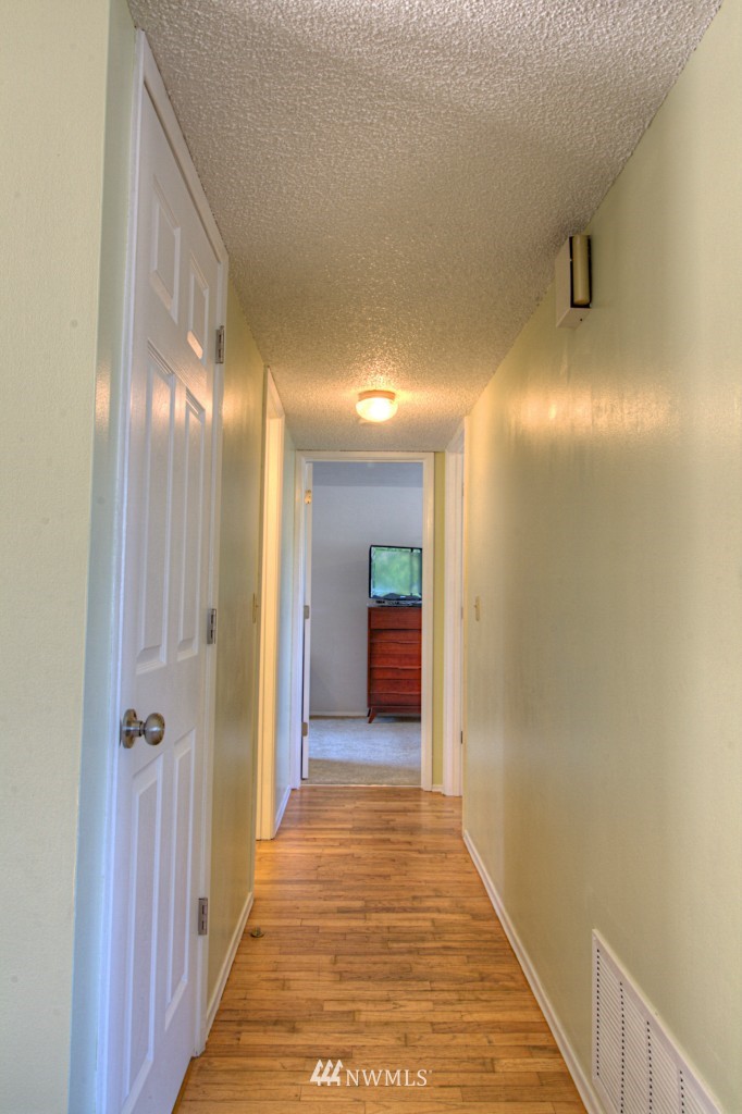 12627 Southeast 169th Place Renton, WA 98058 - Photo 7 of 18 Gallery Image 7